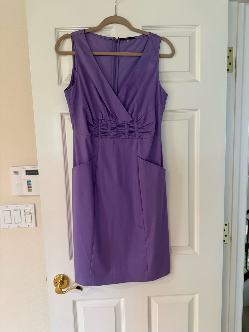 Elie Tahari Lavender Sleeveless Midi Sheath Dress. Beautiful color.